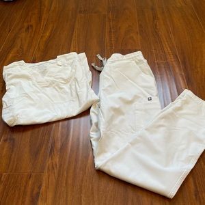 Jaanuu XS Scrub top, Figs XS Scrub bottoms PRISTINE condition, white